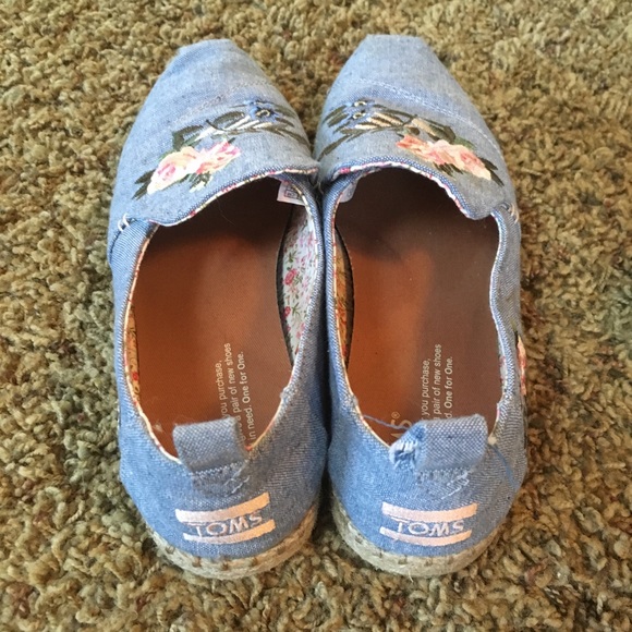 Toms size 7 bundle - Picture 5 of 6